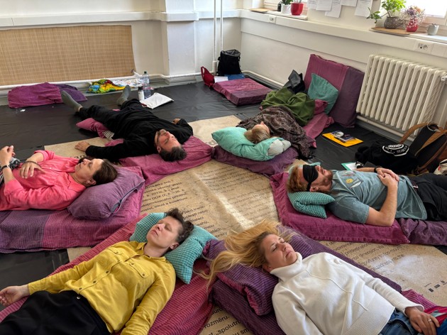 Koresponden�n� rozhovor mezi Denisou a Kamilou jako z�kladn� platforma k t�matu projektu Aktivn� imaginace.